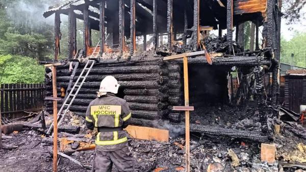 Трое детей погибли в&nbsp;пожаре в&nbsp;Свердловской области