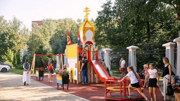Новый детский городок установили на&nbsp;территории крупнейшего храма Химок