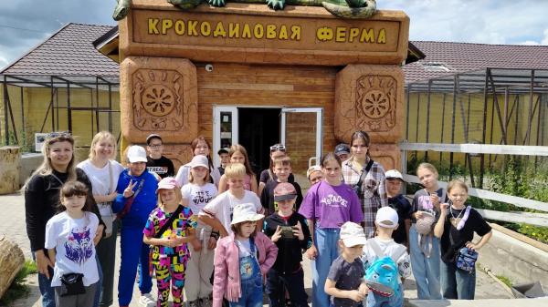 Школьники из Богородского округа побывали на экскурсии на ферме