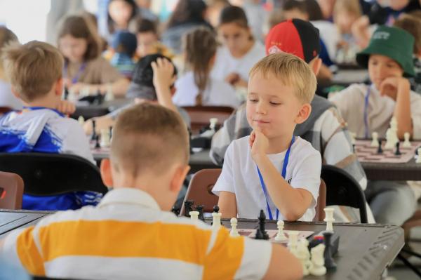 Свыше 1,5 тысячи любителей шахмат посетили суперфинал Кубка Карякина в Лобне