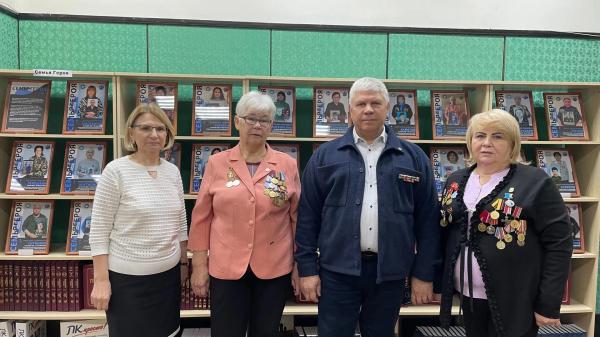 Выставку фотографий участников локальных войн открыли в&nbsp;Белоозерском