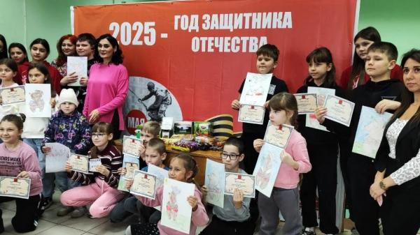 Юные жители Ногинска передали рисунки и&nbsp;подарки для бойцов СВО