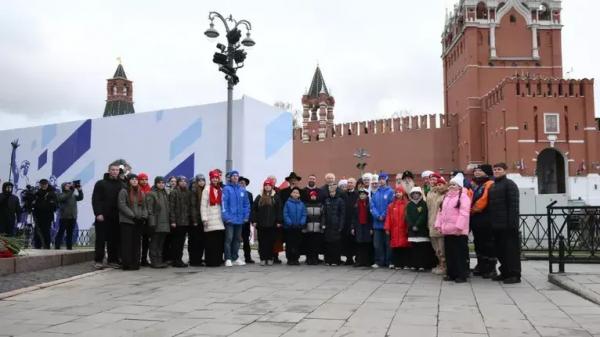 &laquo;Даже батюшка завидует&raquo;. Путин пошутил на&nbsp;встрече с&nbsp;детьми бойцов СВО