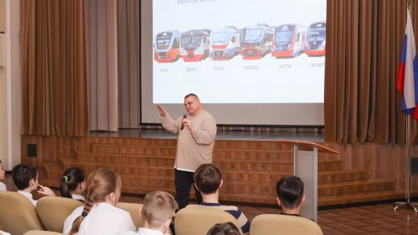 Правила безопасности на&nbsp;железной дороге напомнили школьникам в&nbsp;Раменском
