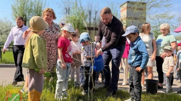 Деревья высадили у&nbsp;детских садов и&nbsp;в&nbsp;парках Наро-Фоминска