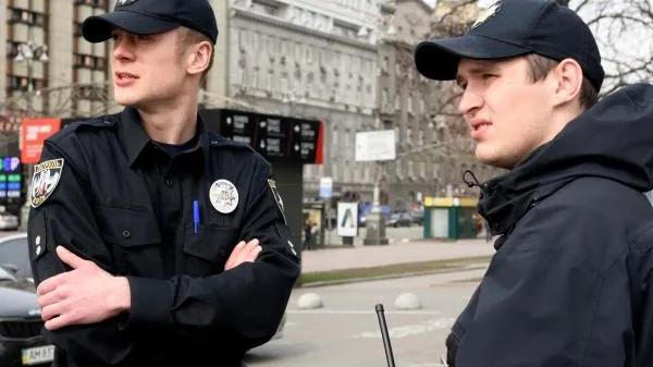Во&nbsp;Львове убегающий от&nbsp;ТЦК мужчина взял в&nbsp;заложницы 13-летнюю девочку